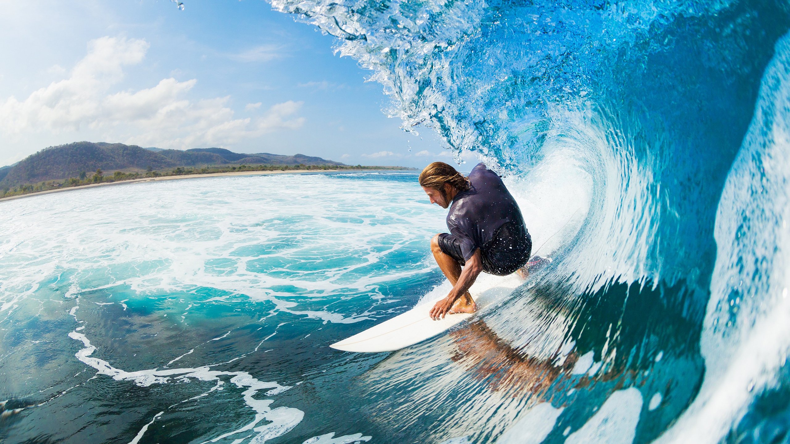中秋节“赏月夜跑” 路线特意选择视野开阔的江边高地